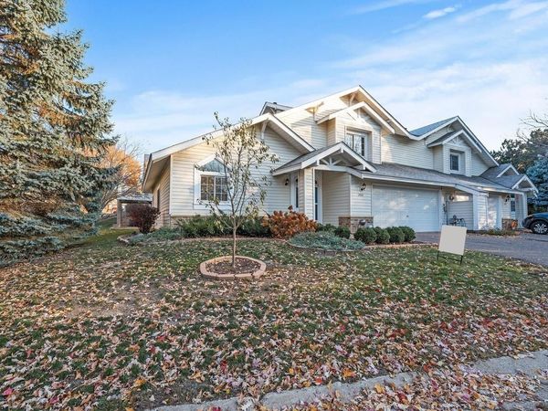 2909 Devonshire Circle, Unit E, Woodbury, MN 55125