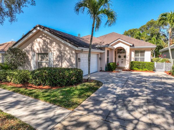 118 E Hampton Way, Jupiter, FL 33458