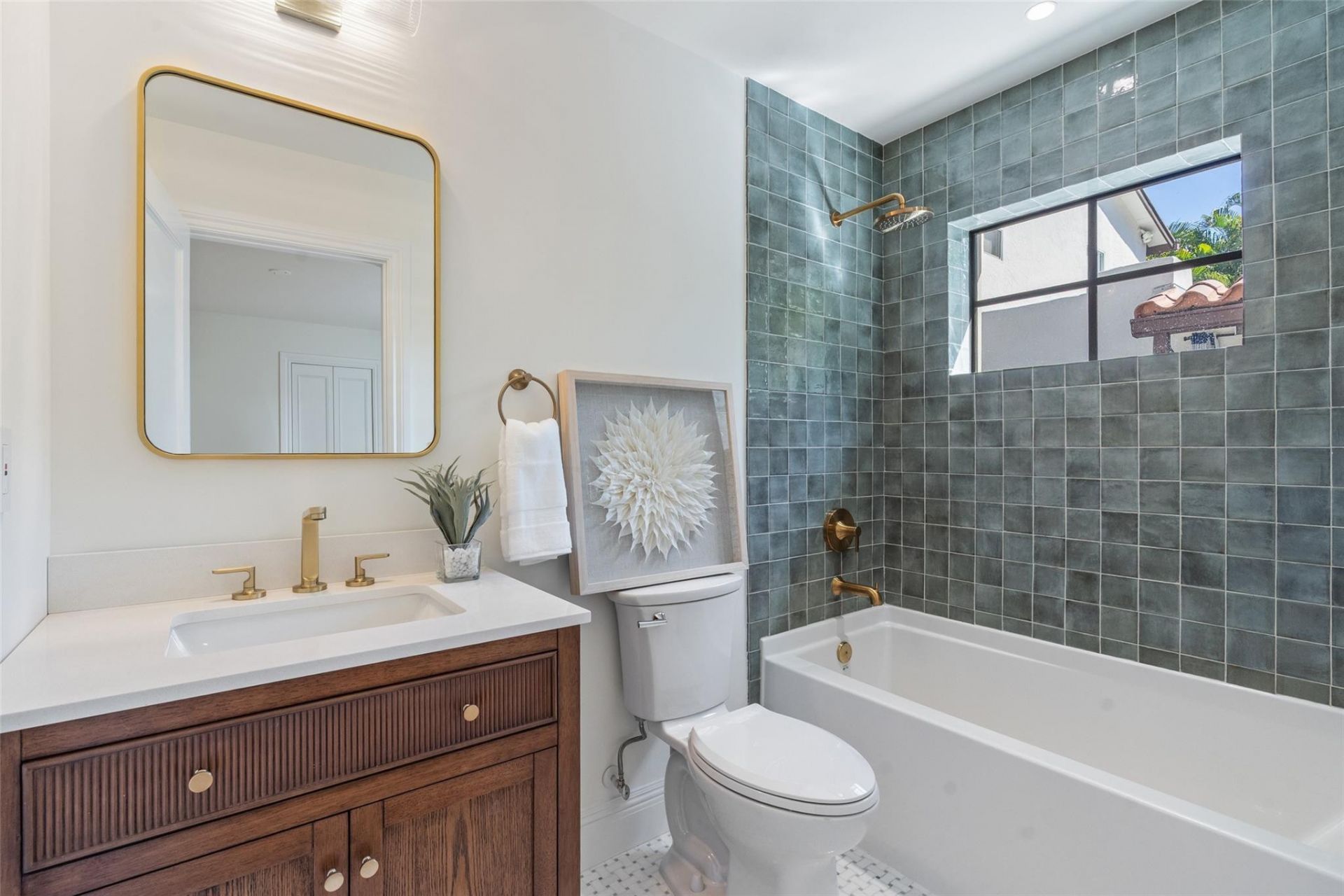 2100 Lake Avenue, West Palm Beach, FL 33401 Photo