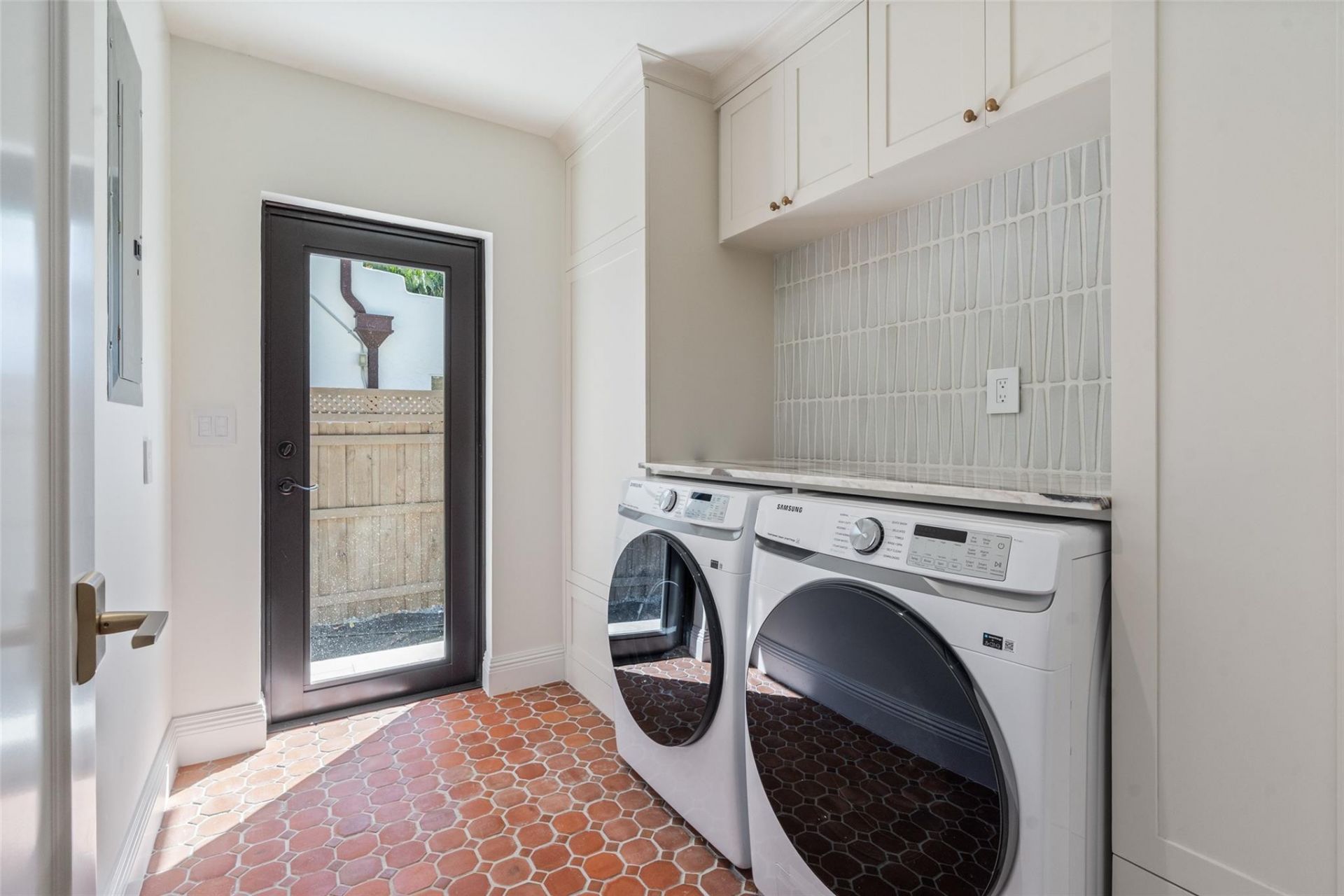 2100 Lake Ave, West Palm Beach, FL 33401 Photo