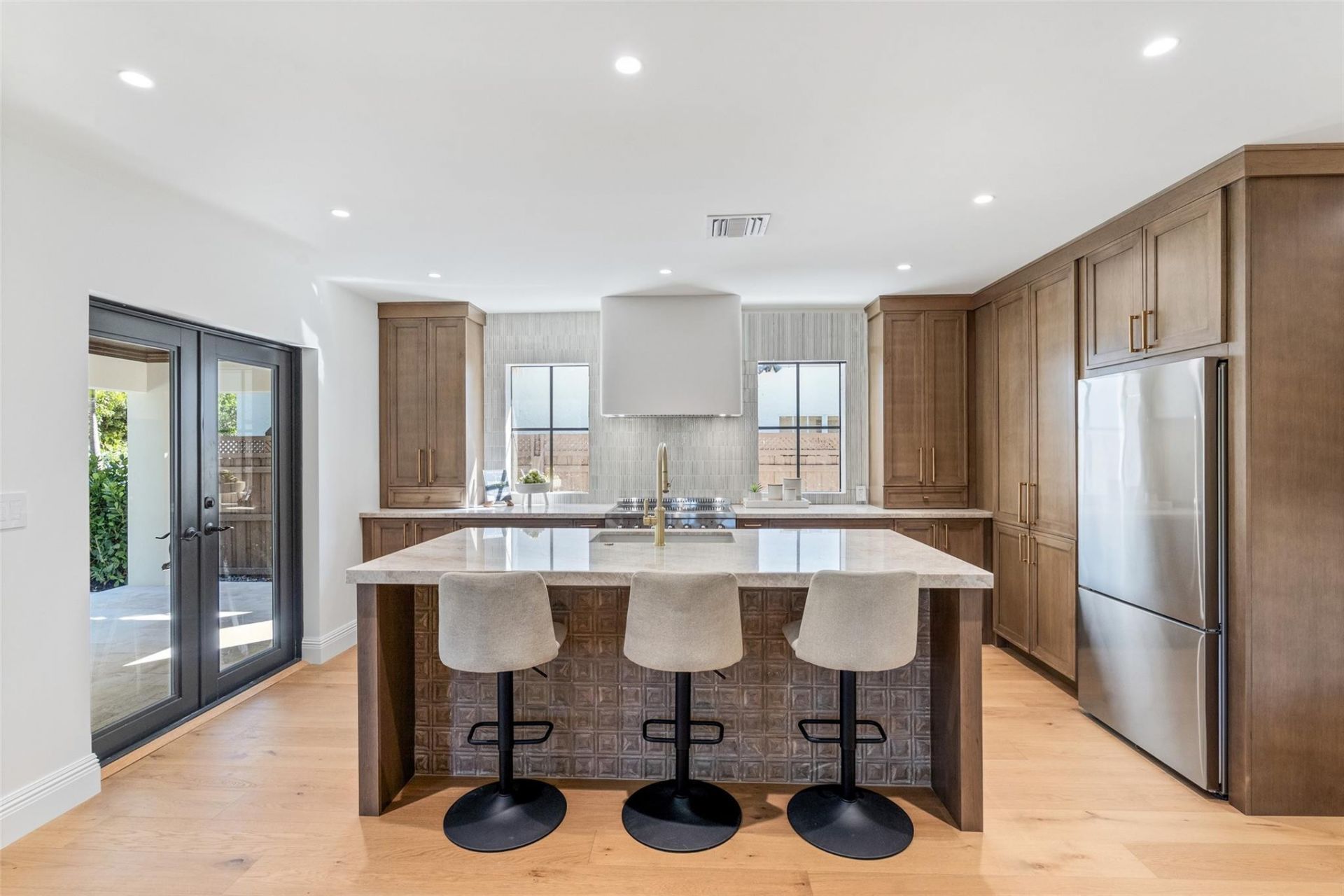 2100 Lake Ave, West Palm Beach, FL 33401 Photo