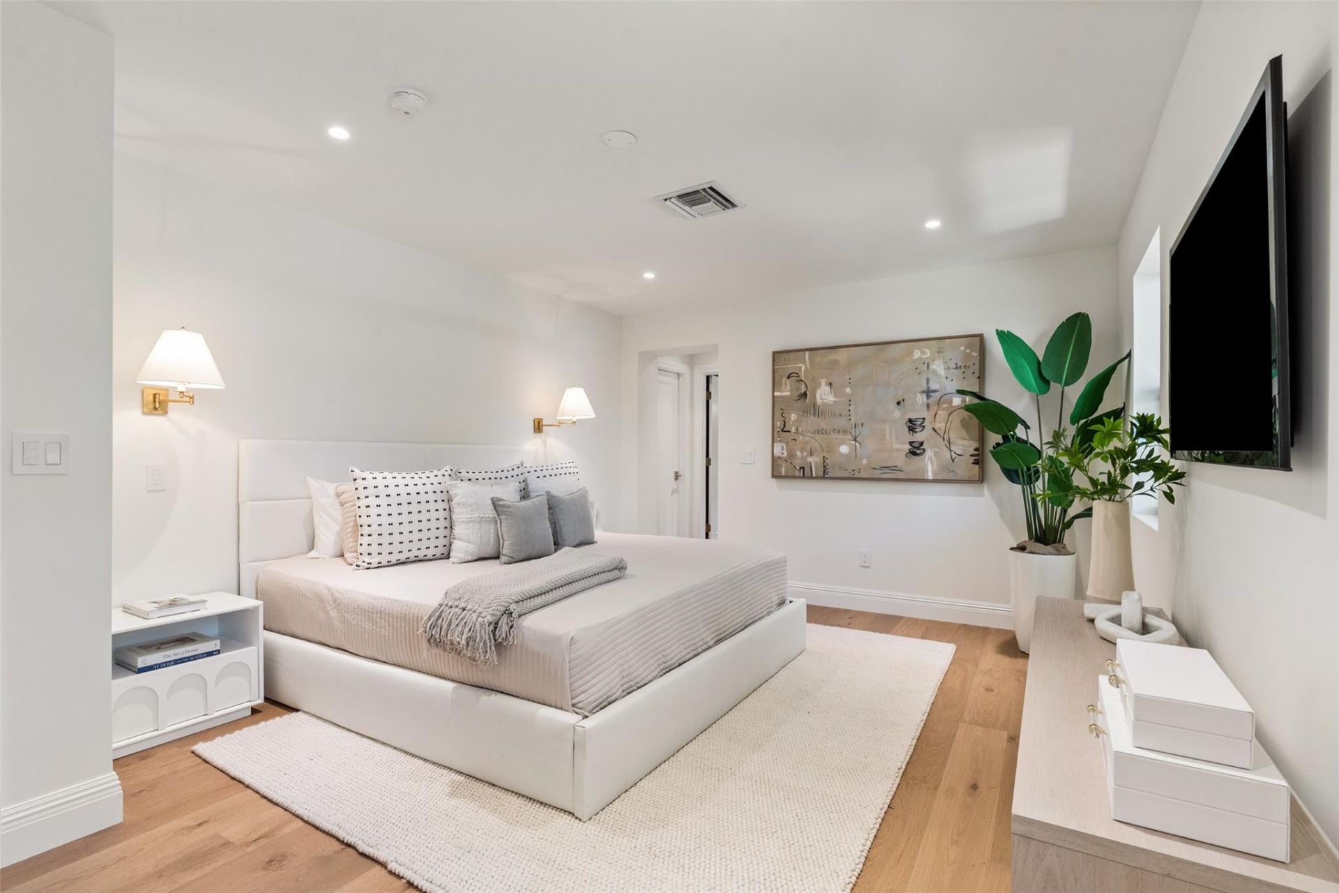 2100 Lake Avenue, West Palm Beach, FL 33401 Photo