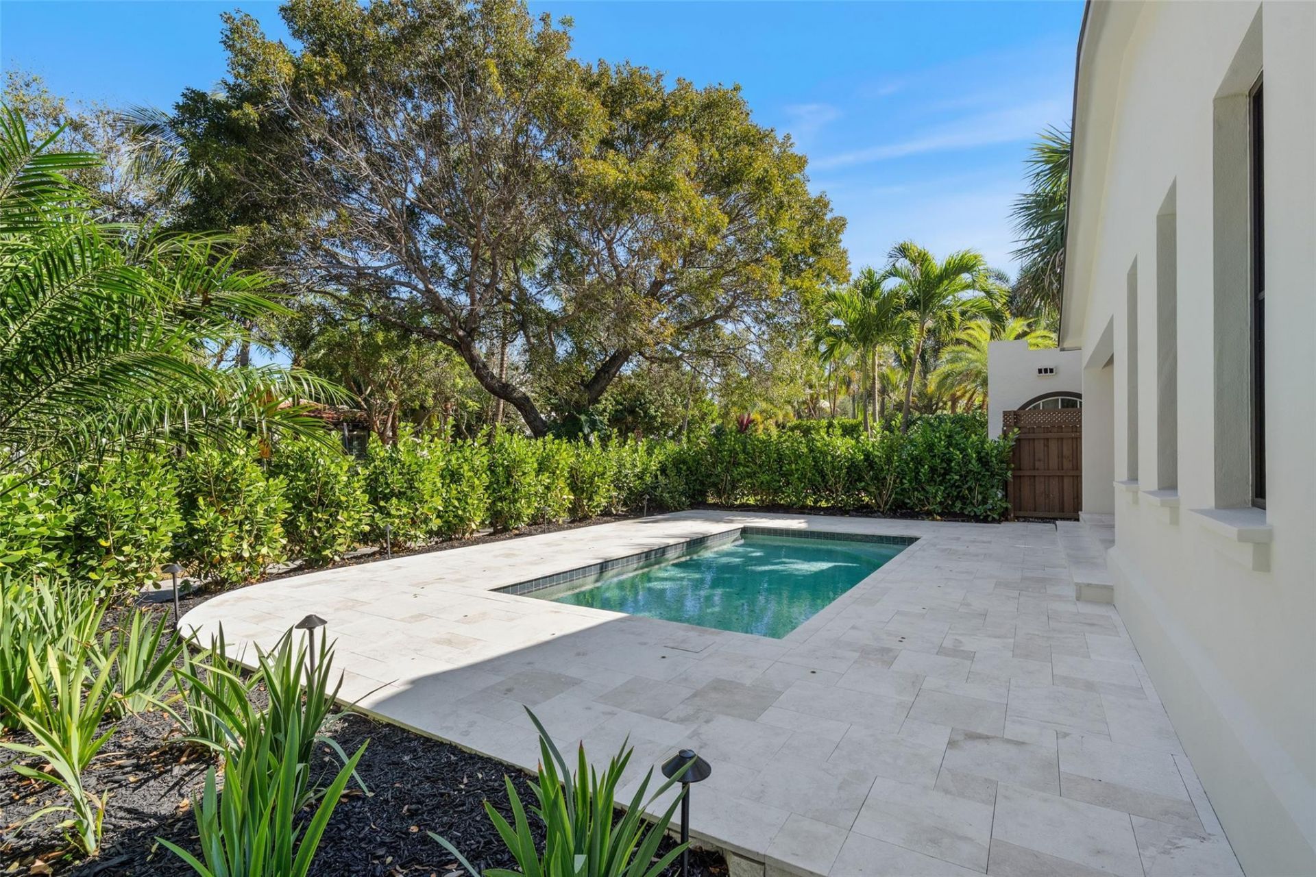 2100 Lake Ave, West Palm Beach, FL 33401 Photo