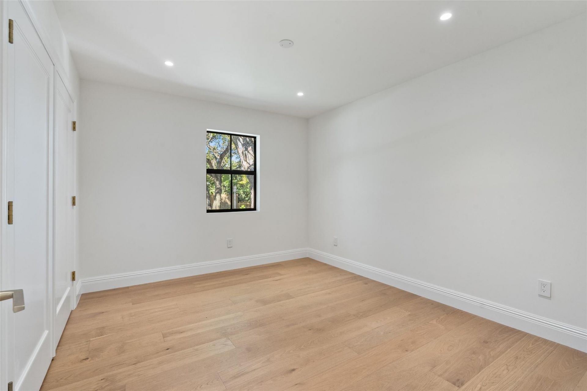 2100 Lake Avenue, West Palm Beach, FL 33401 Photo