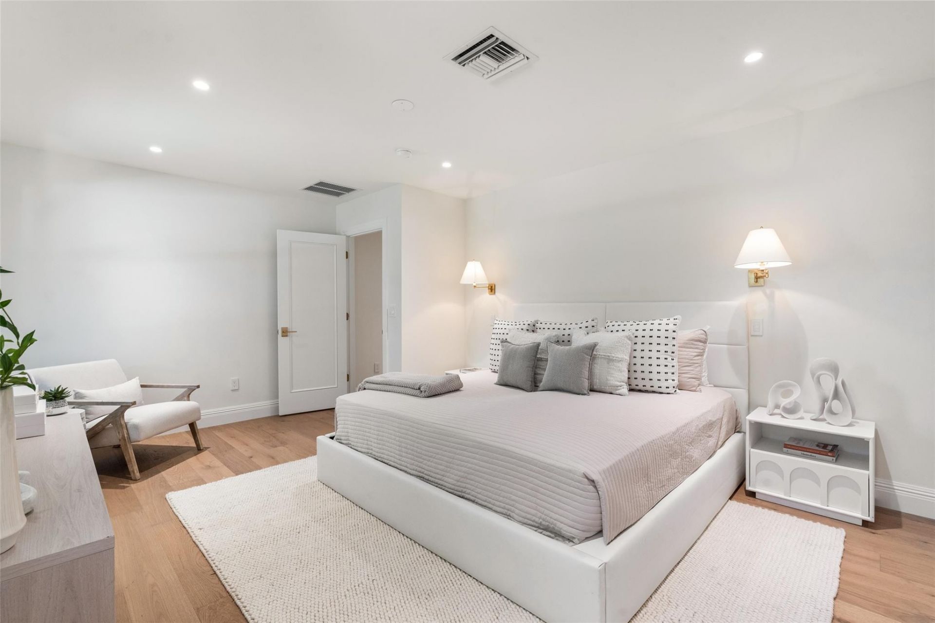 2100 Lake Avenue, West Palm Beach, FL 33401 Photo