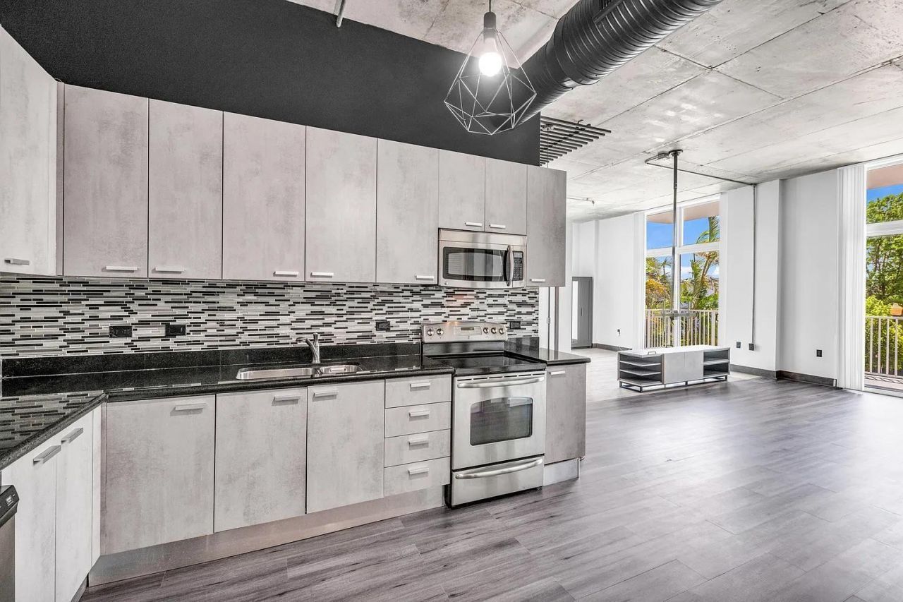 2100 Van Buren Street, Unit 203, Hollywood, FL 33020 Photo