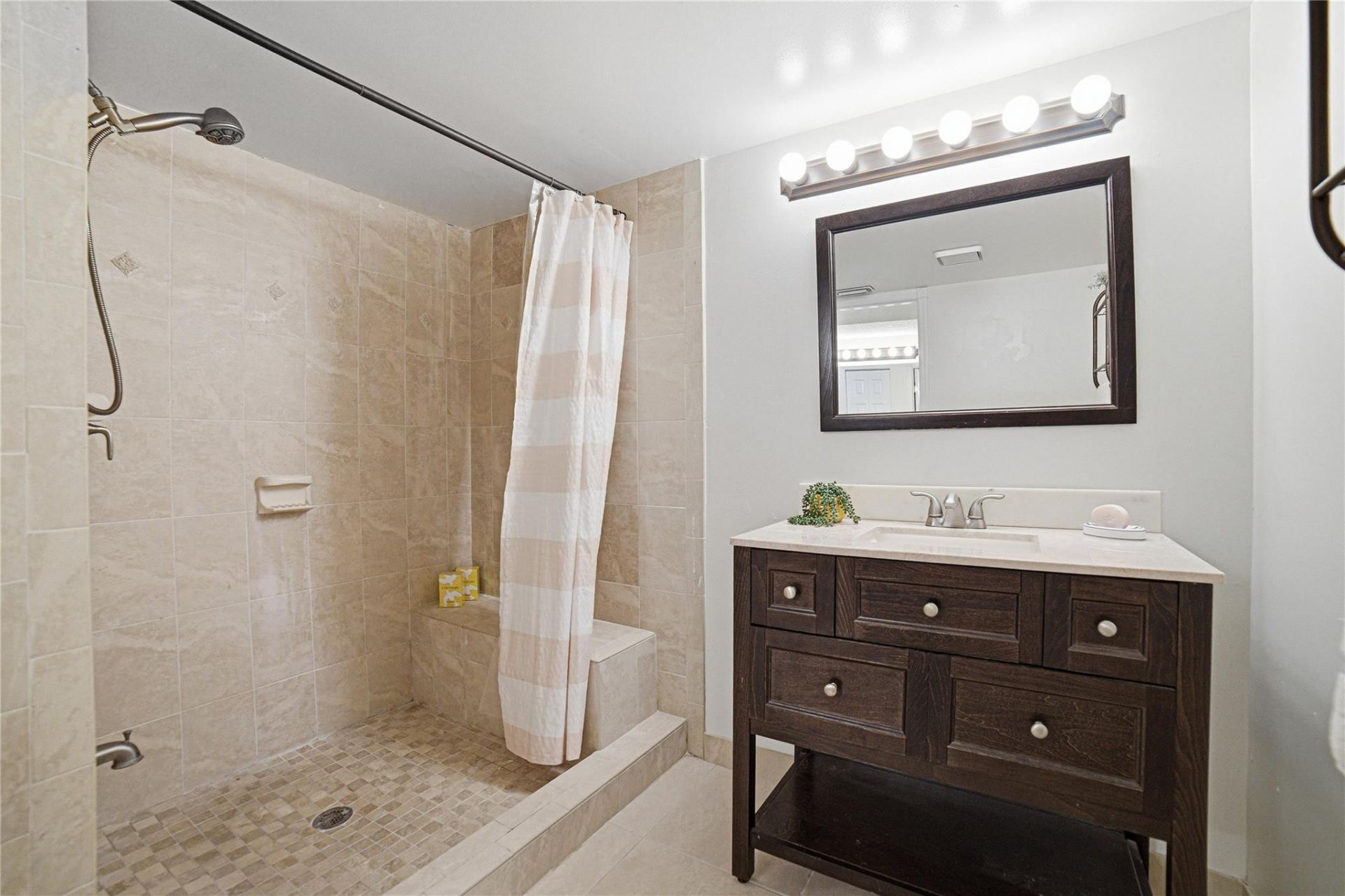 7653 NW 79th Avenue, Unit 114, Tamarac, FL 33321 Photo