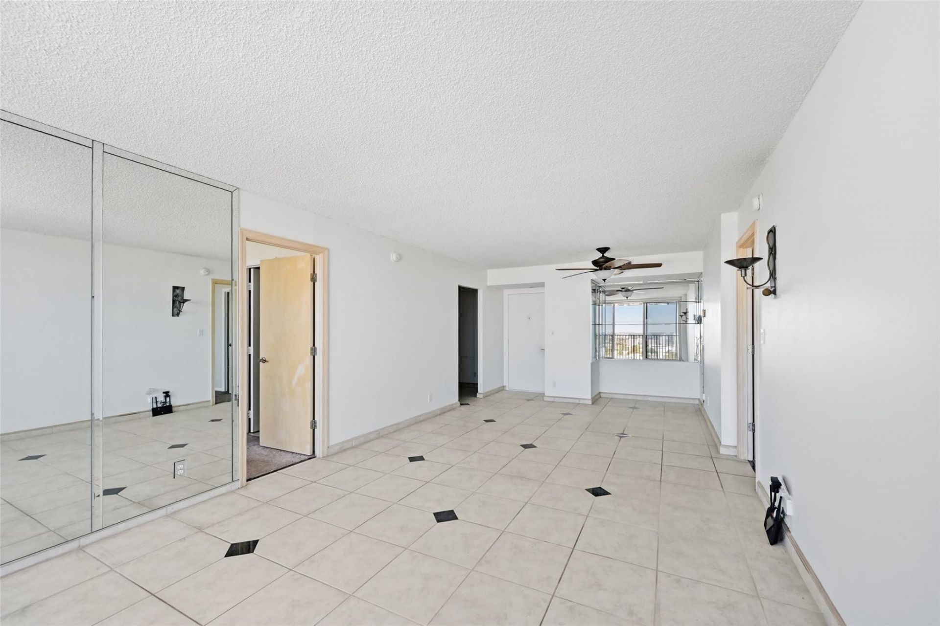 531 N Ocean Boulevard, Unit 1907, Pompano Beach, FL 33062 Photo