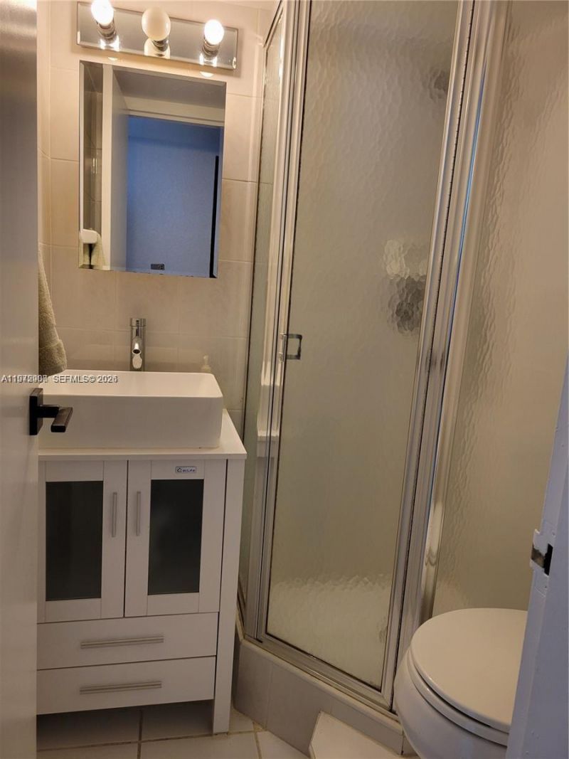 2655 Collins Ave, Unit 1404, Miami Beach, FL 33140 Photo