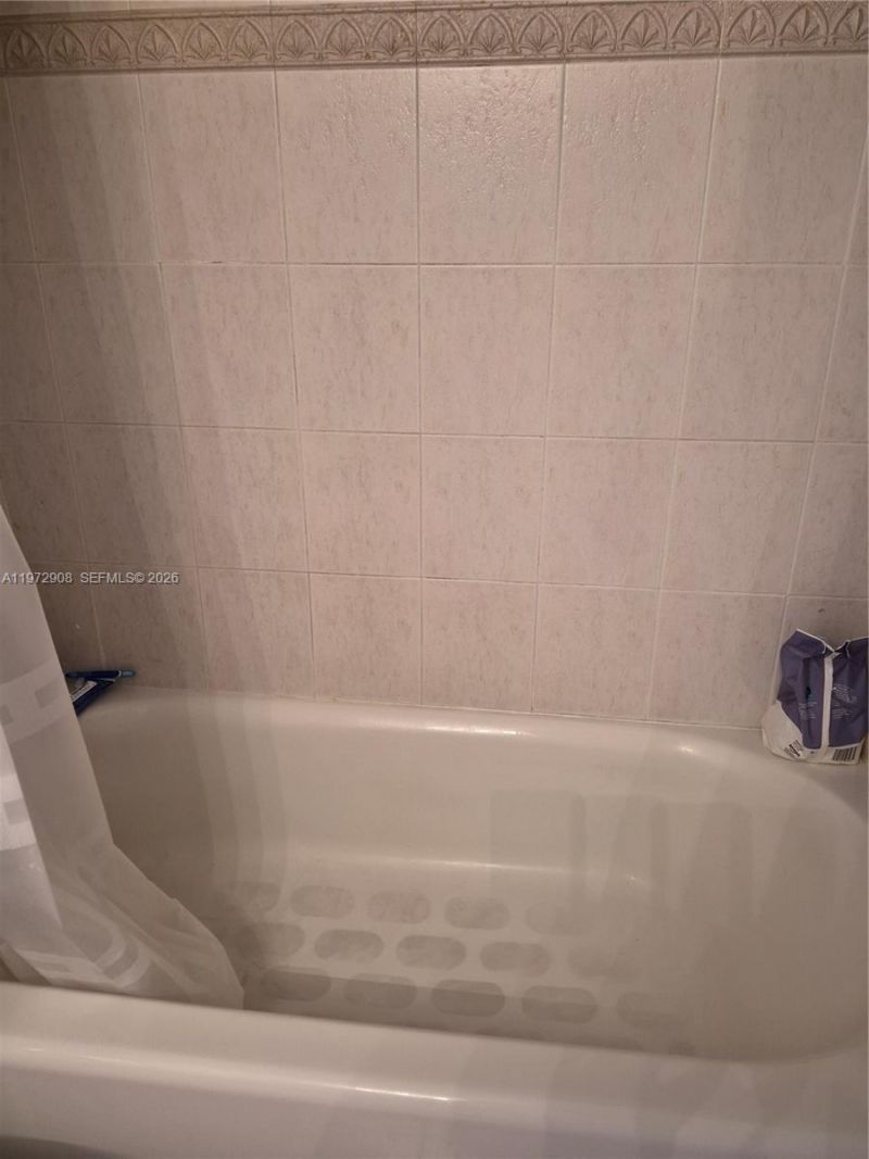 2655 Collins Ave, Unit 1404, Miami Beach, FL 33140 Photo