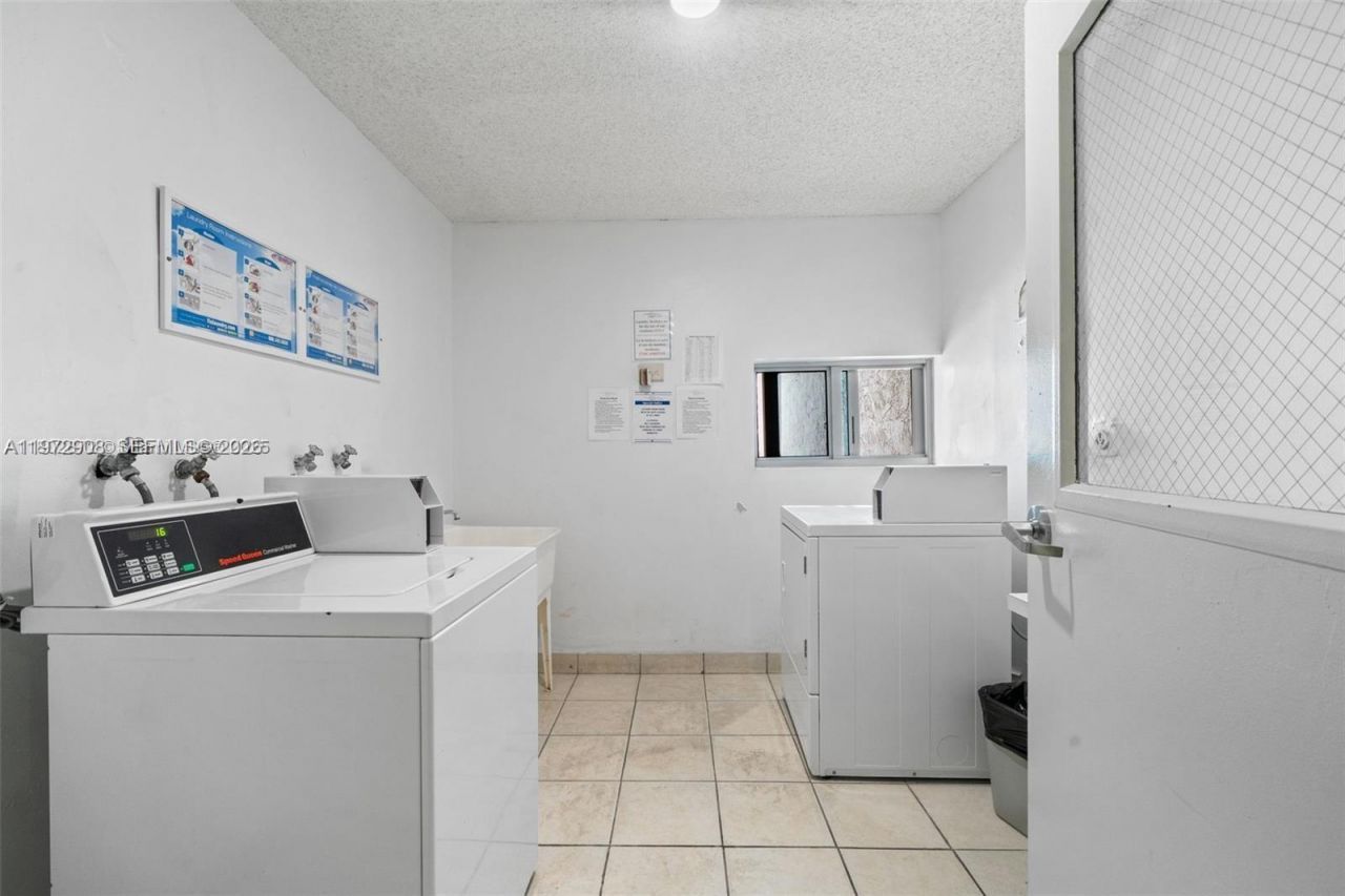 2655 Collins Ave, Unit 1404, Miami Beach, FL 33140 Photo