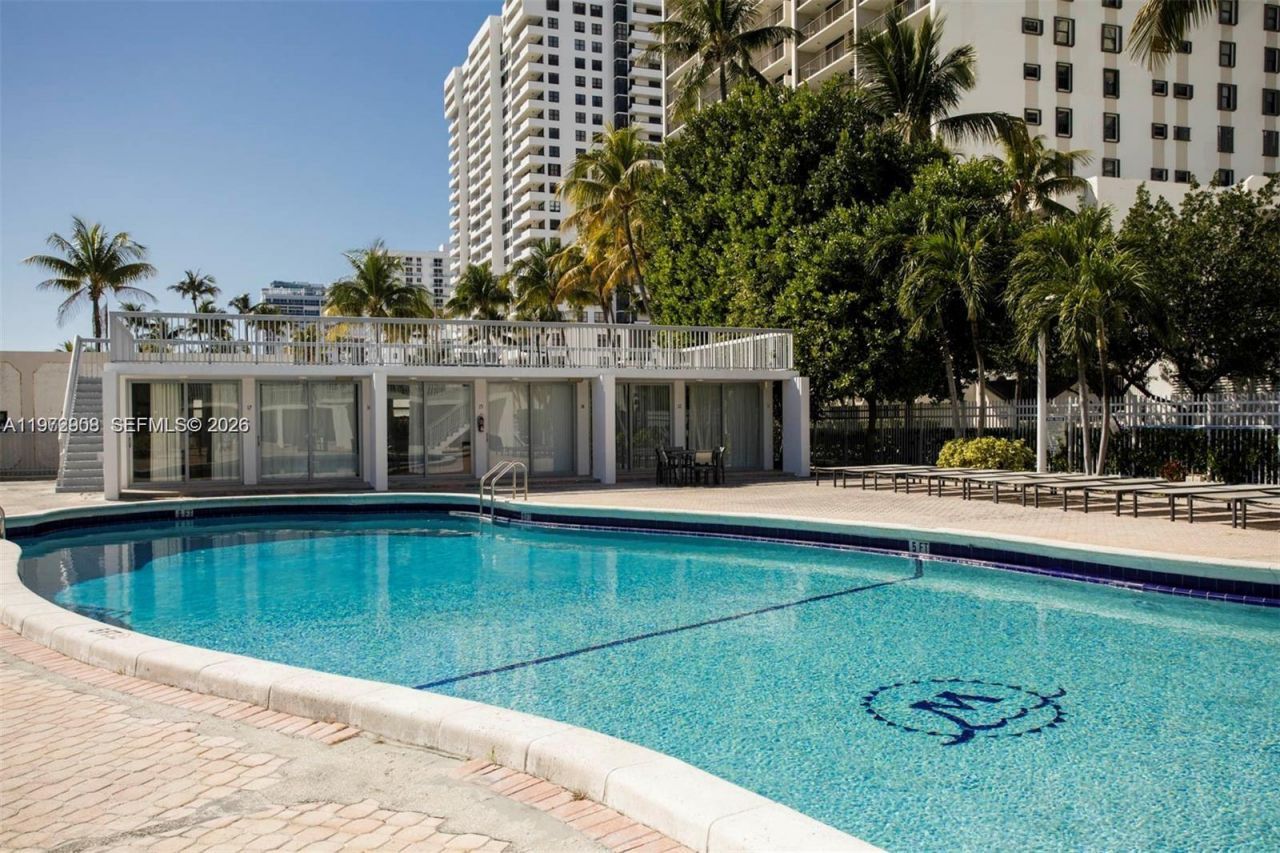 2655 Collins Ave, Unit 1404, Miami Beach, FL 33140 Photo
