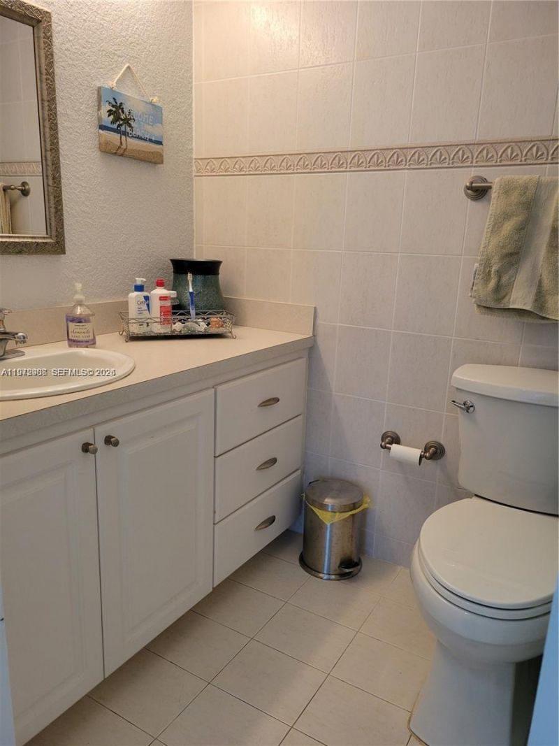 2655 Collins Ave, Unit 1404, Miami Beach, FL 33140 Photo