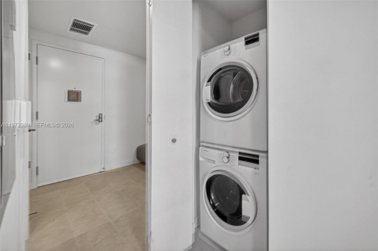 121 NE 5th St, Unit 710, Miami, FL 33132 Photo