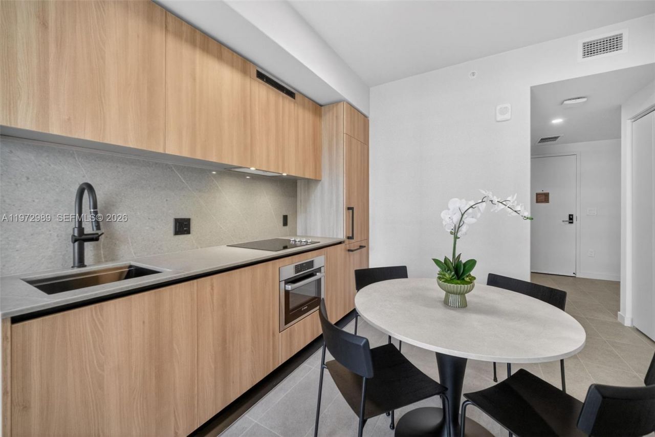 121 NE 5th St, Unit 710, Miami, FL 33132 Photo