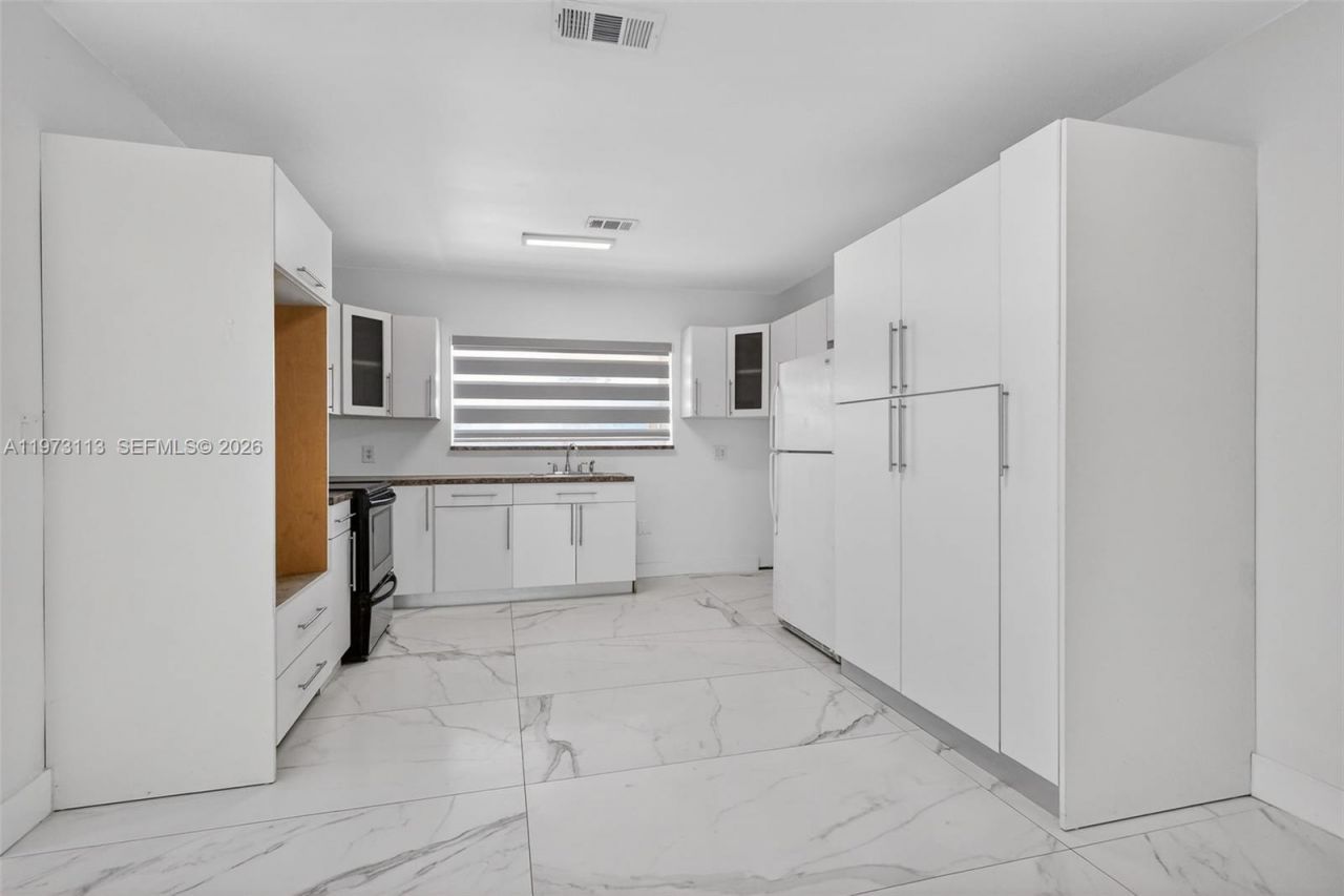 801 S Biscayne River Dr , Miami, FL 33169 Photo