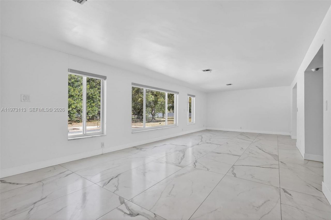 801 S Biscayne River Dr , Miami, FL 33169 Photo