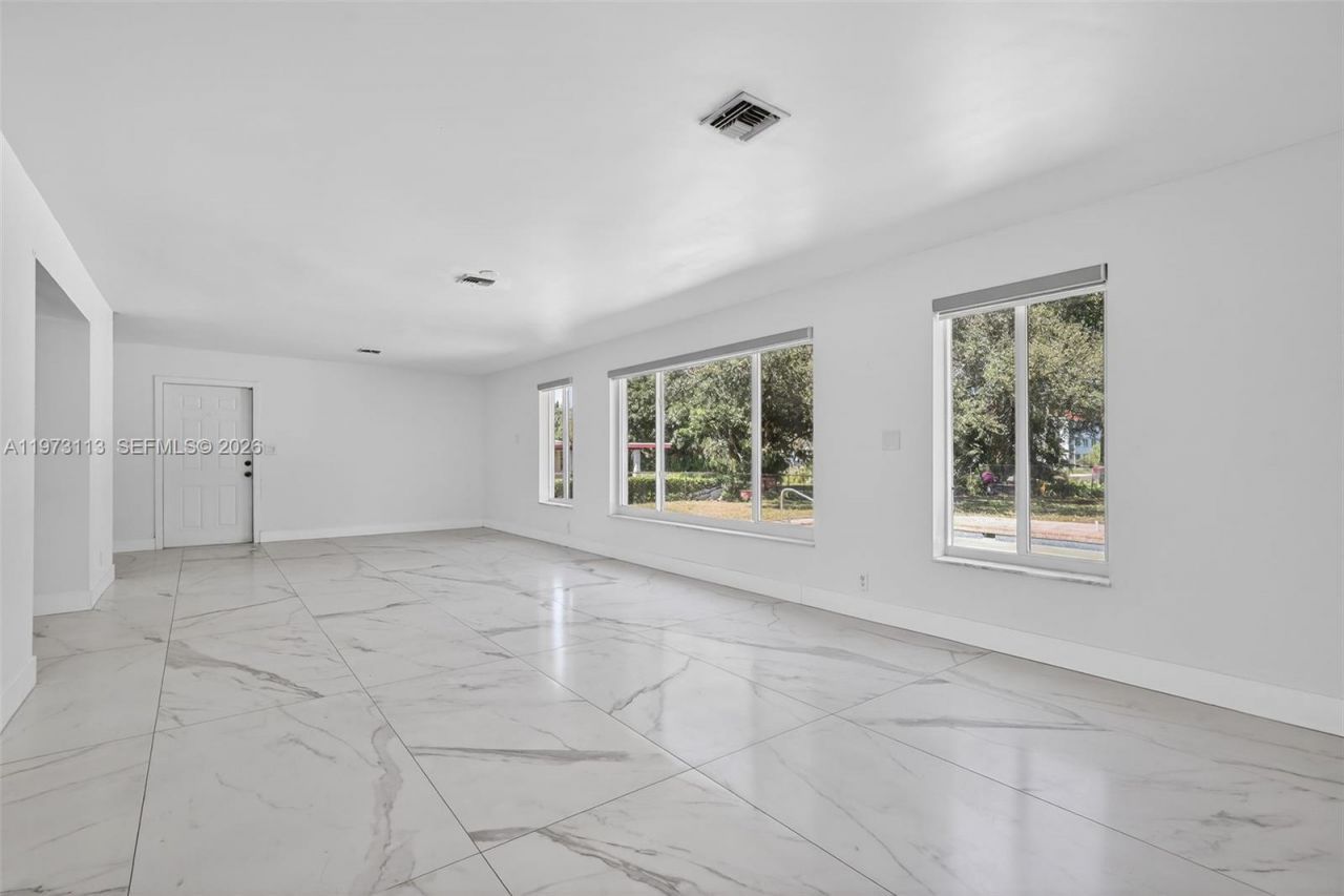 801 S Biscayne River Dr , Miami, FL 33169 Photo