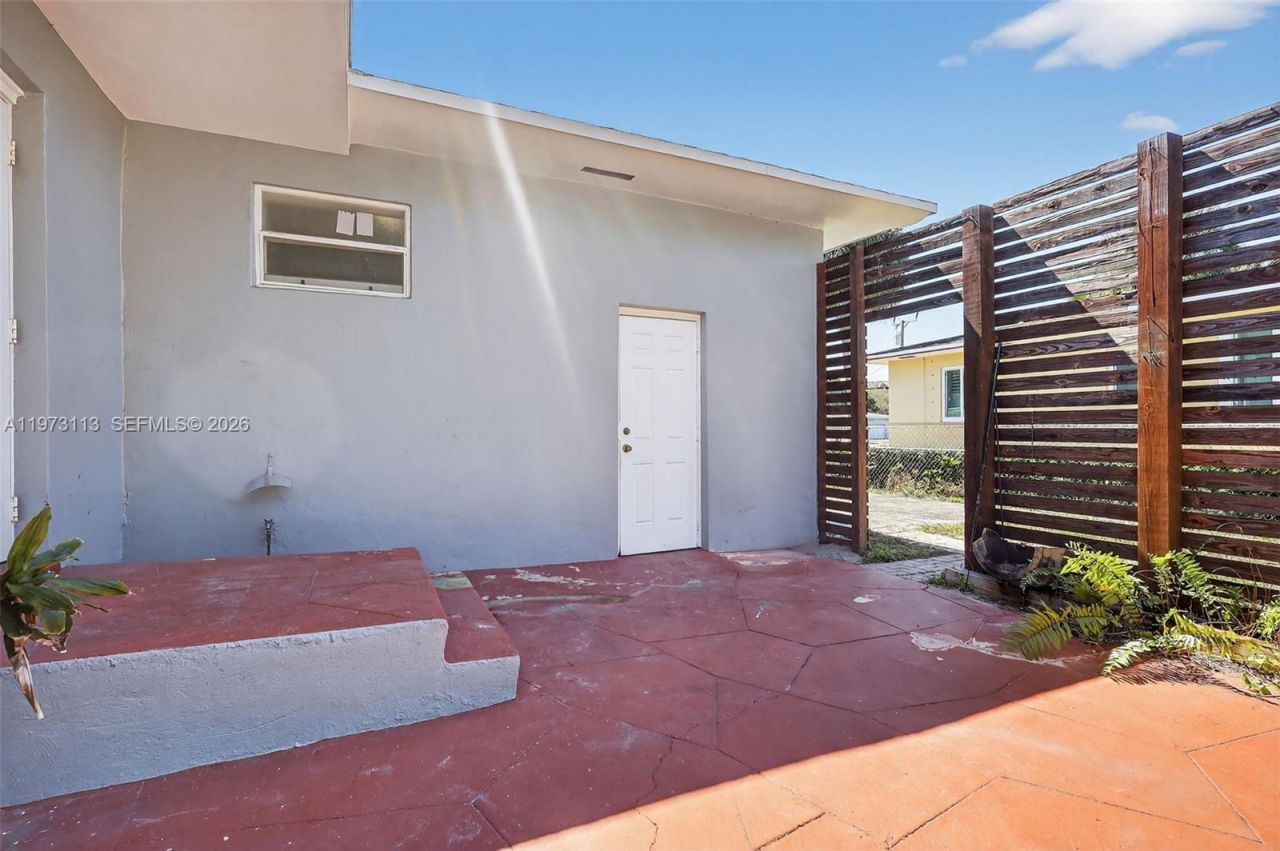 801 S Biscayne River Dr , Miami, FL 33169 Photo