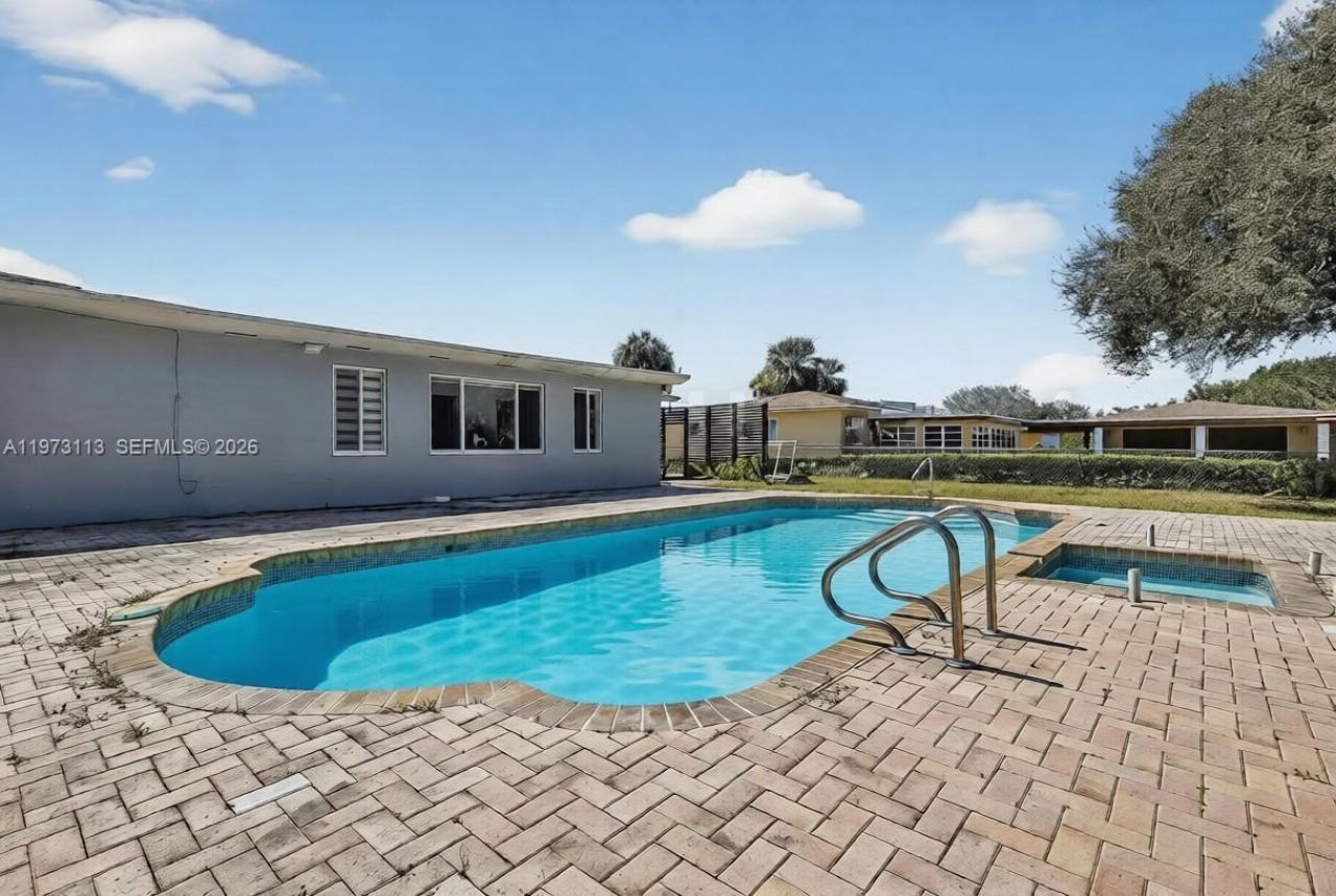 801 S Biscayne River Dr , Miami, FL 33169 Photo