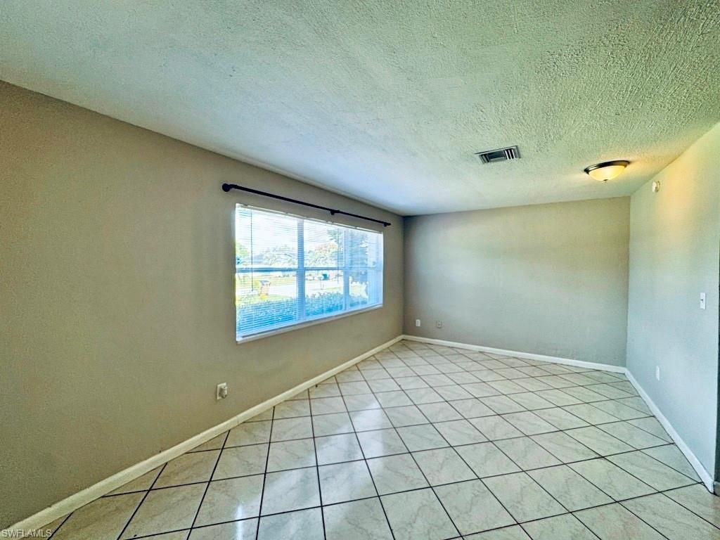 913 Hudson Ave, Lehigh Acres, FL 33936 Photo