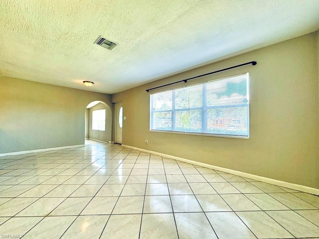 913 Hudson Ave, Lehigh Acres, FL 33936 Photo
