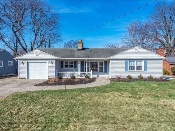 2570 Jameston Drive, Rocky River, OH 44116