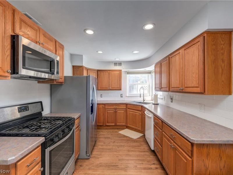 2570 Jameston Drive, Rocky River, OH 44116 Photo 14