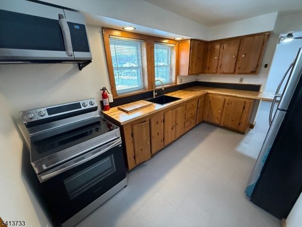 81 Main St Succ, Unit B, Roxbury, NJ 07876