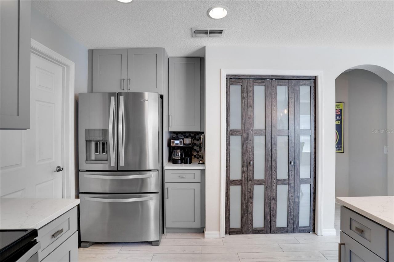 5910 Oak Mill Terrace, Palmetto, FL 34221 Photo