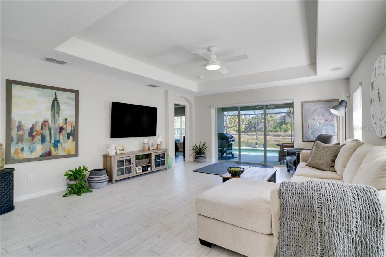 5910 Oak Mill Terrace, Palmetto, FL 34221 Photo