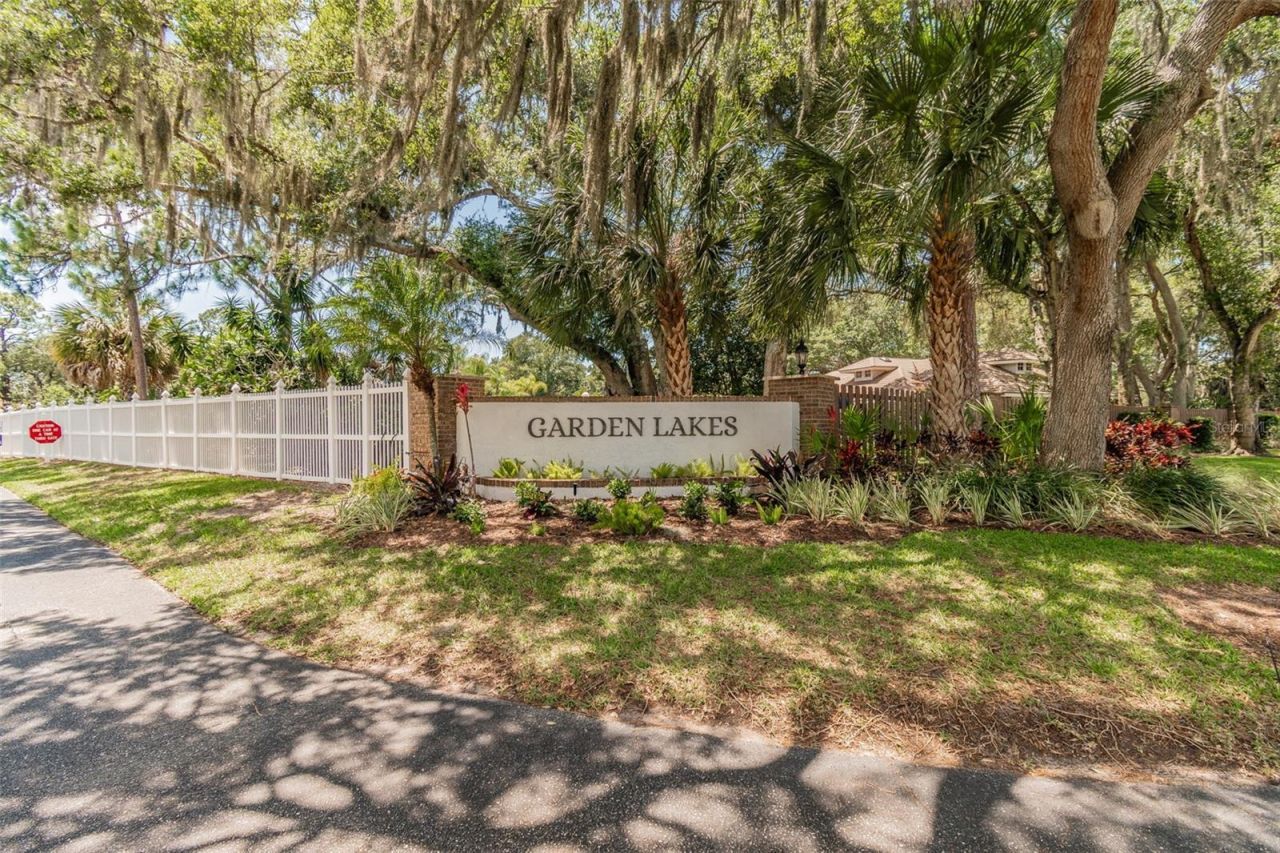 5611 Garden Lakes Drive, Bradenton, FL 34203 Photo