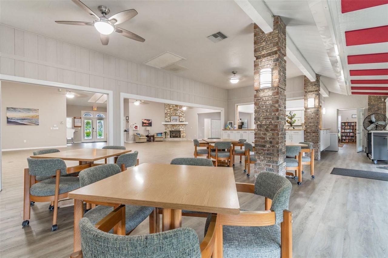 5611 Garden Lakes Drive, Bradenton, FL 34203 Photo