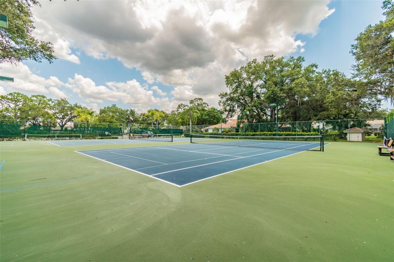 5611 Garden Lakes Drive, Bradenton, FL 34203 Photo