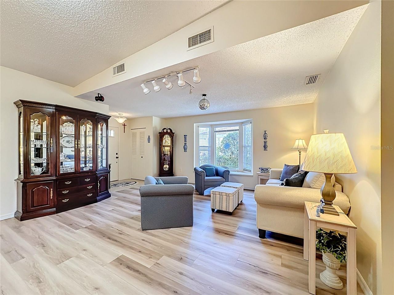 5611 Garden Lakes Drive, Bradenton, FL 34203 Photo