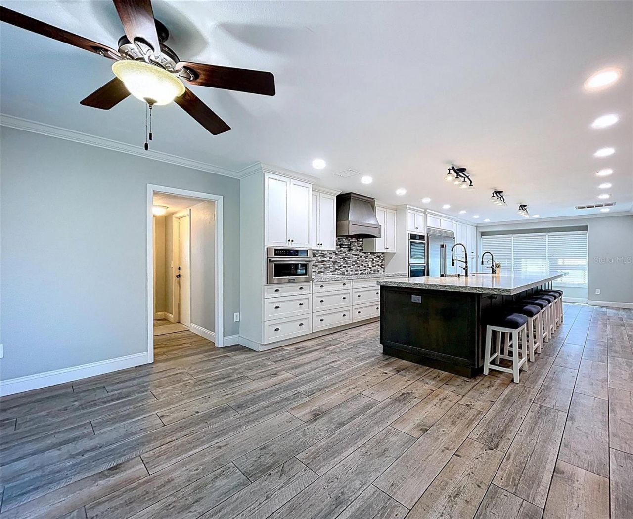 10655 Lakeview Drive, New Port Richey, FL 34654 Photo
