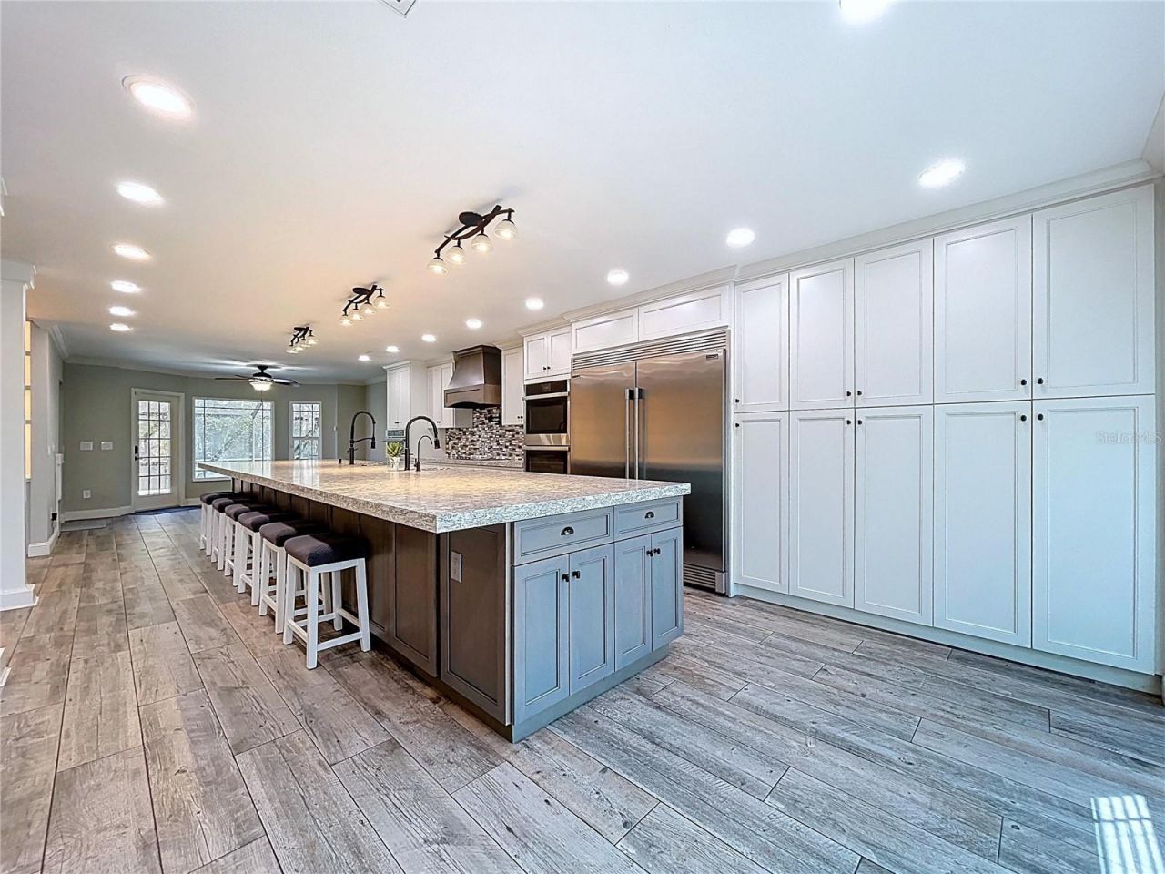 10655 Lakeview Drive, New Port Richey, FL 34654 Photo