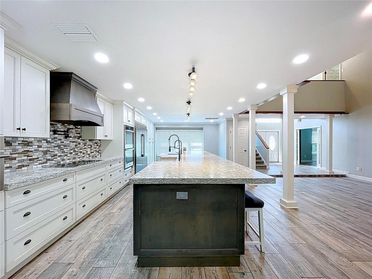 10655 Lakeview Drive, New Port Richey, FL 34654 Photo