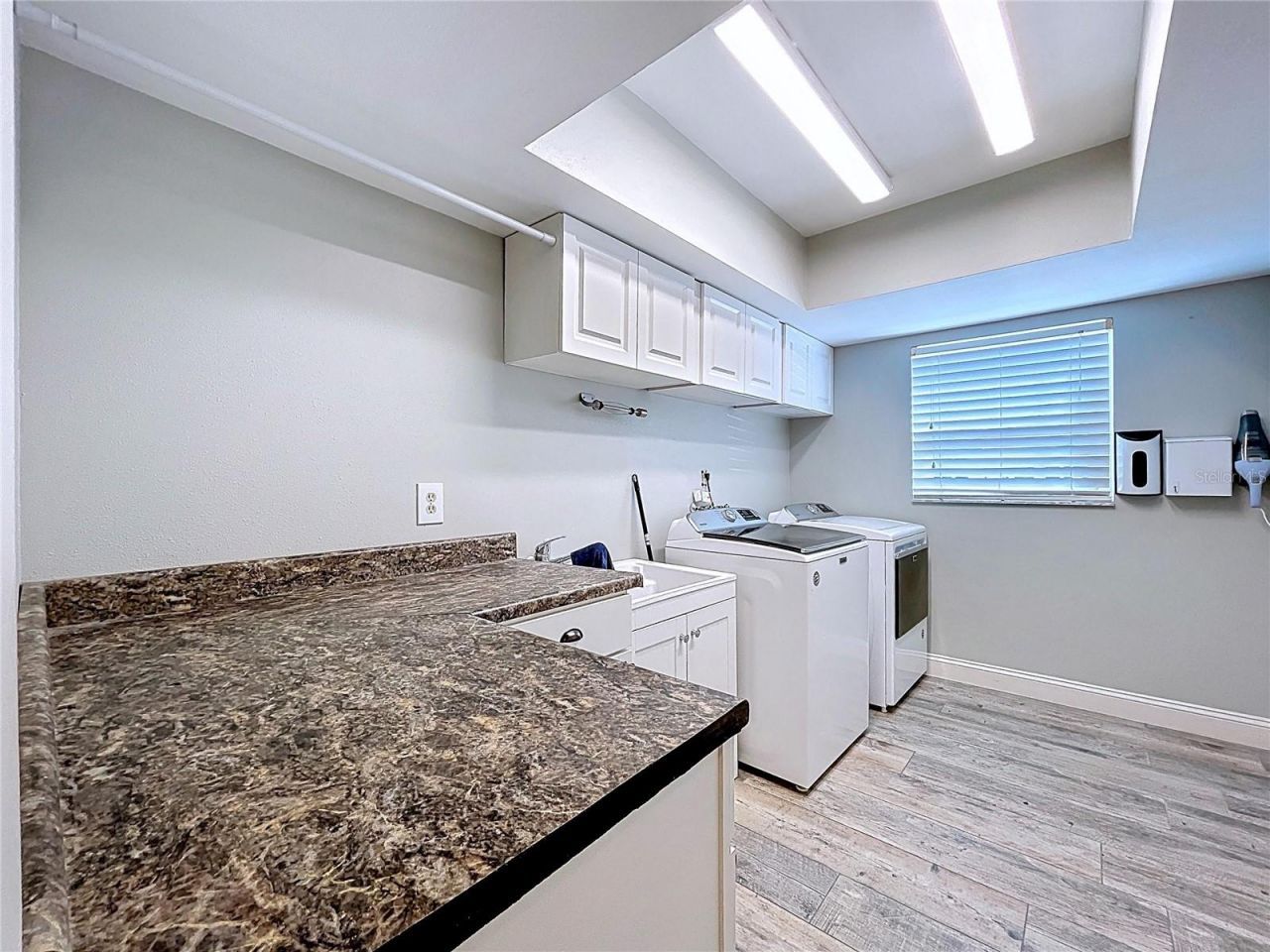 10655 Lakeview Drive, New Port Richey, FL 34654 Photo