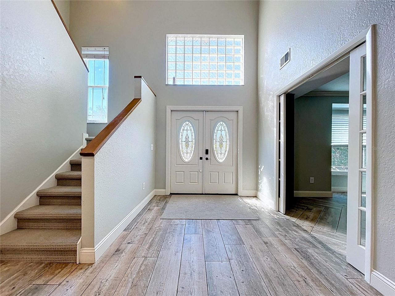 10655 Lakeview Drive, New Port Richey, FL 34654 Photo