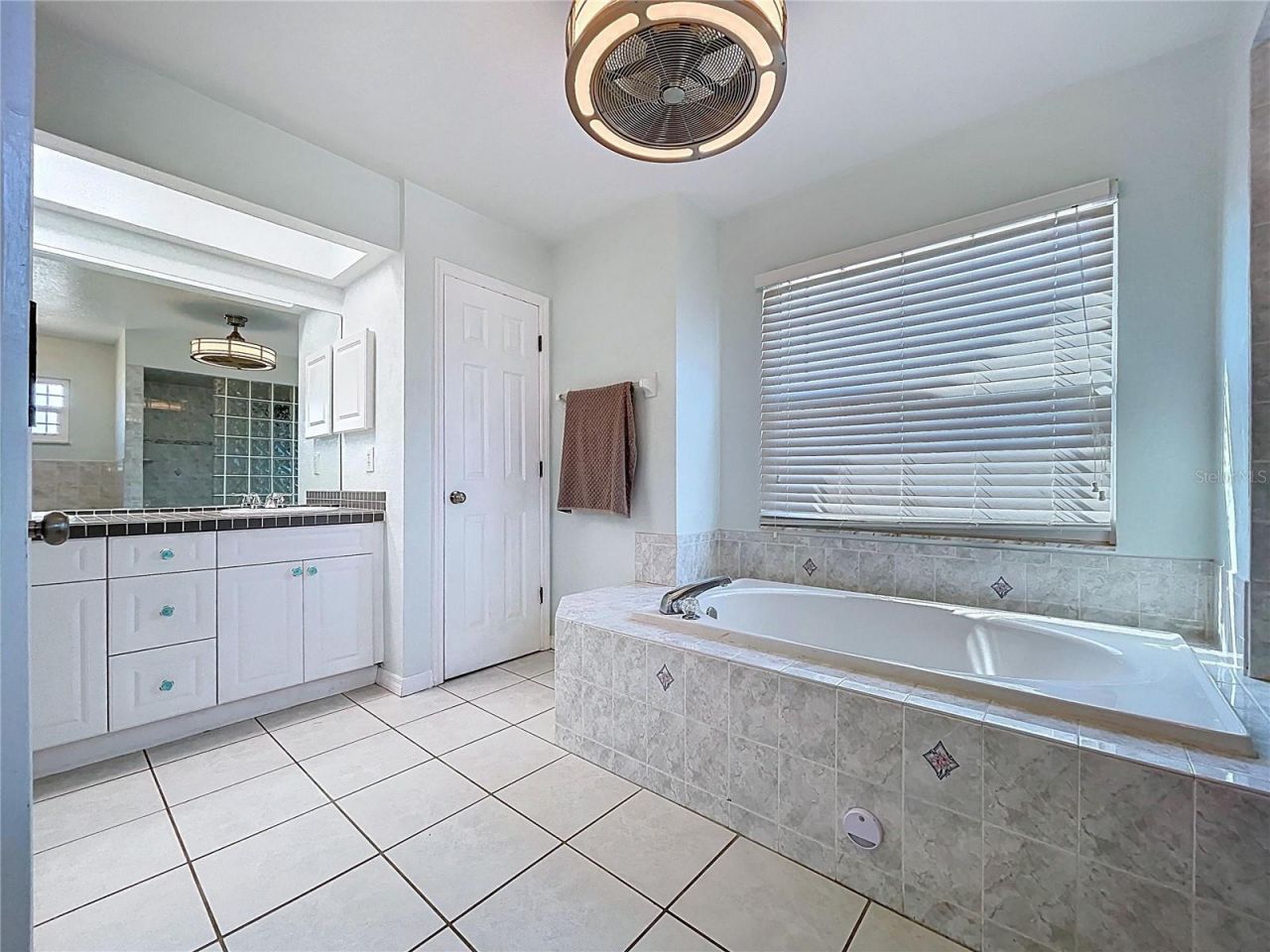 10655 Lakeview Drive, New Port Richey, FL 34654 Photo