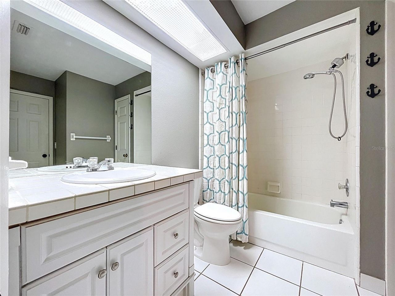 10655 Lakeview Drive, New Port Richey, FL 34654 Photo