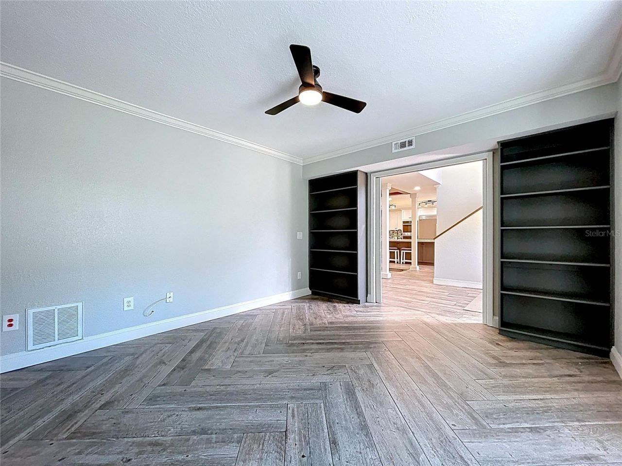 10655 Lakeview Drive, New Port Richey, FL 34654 Photo