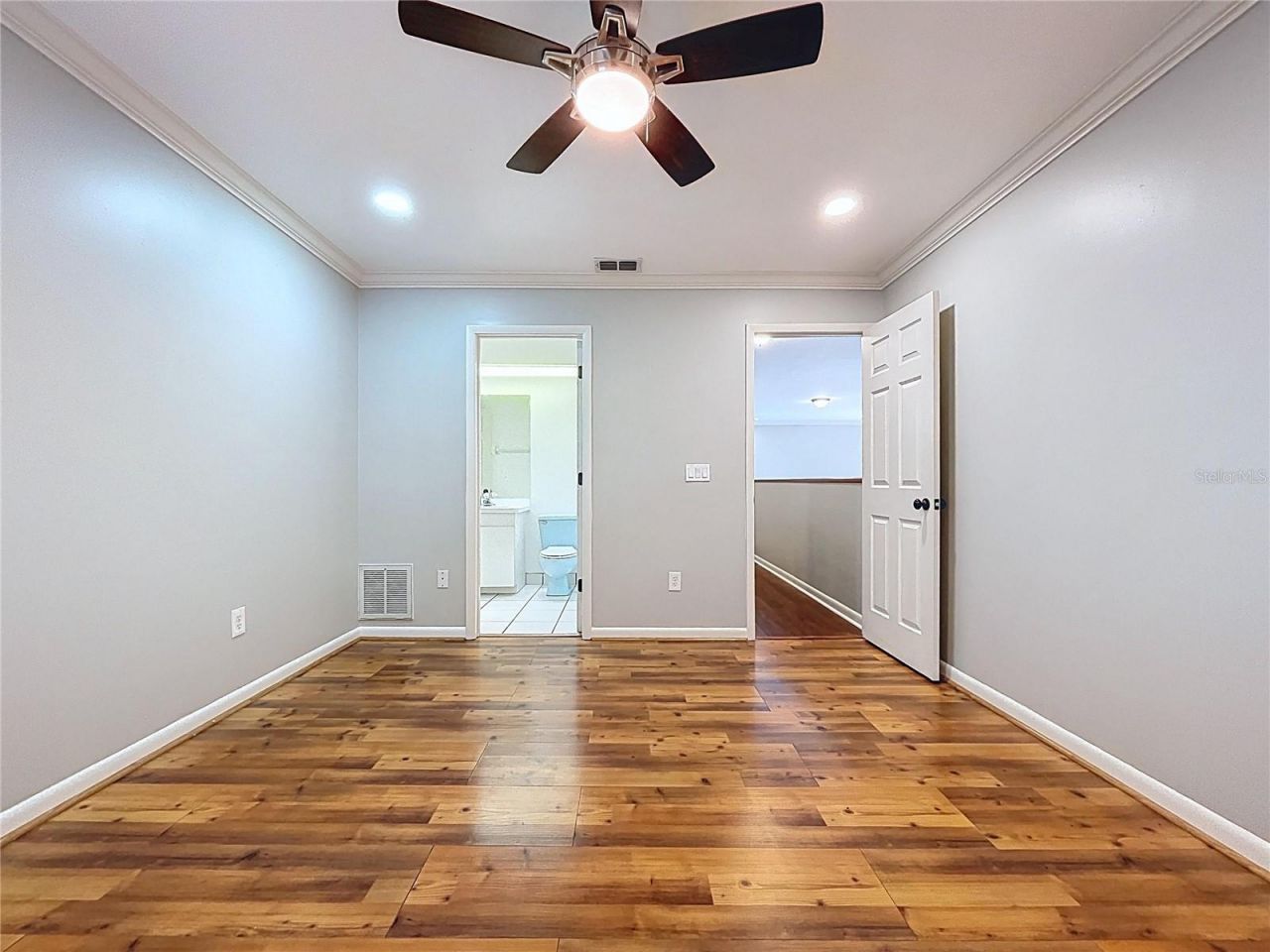 10655 Lakeview Drive, New Port Richey, FL 34654 Photo