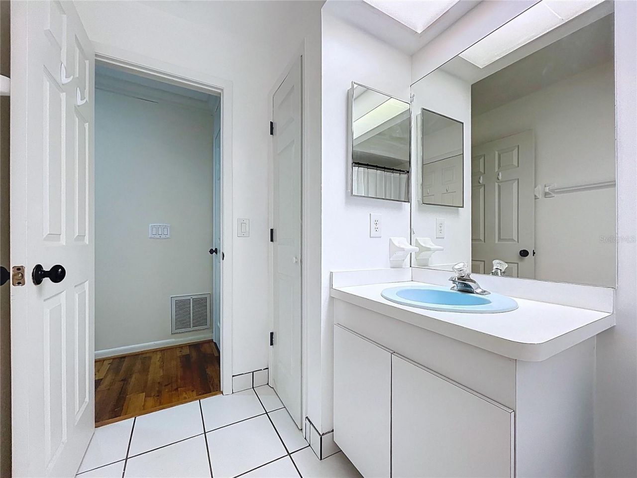 10655 Lakeview Drive, New Port Richey, FL 34654 Photo