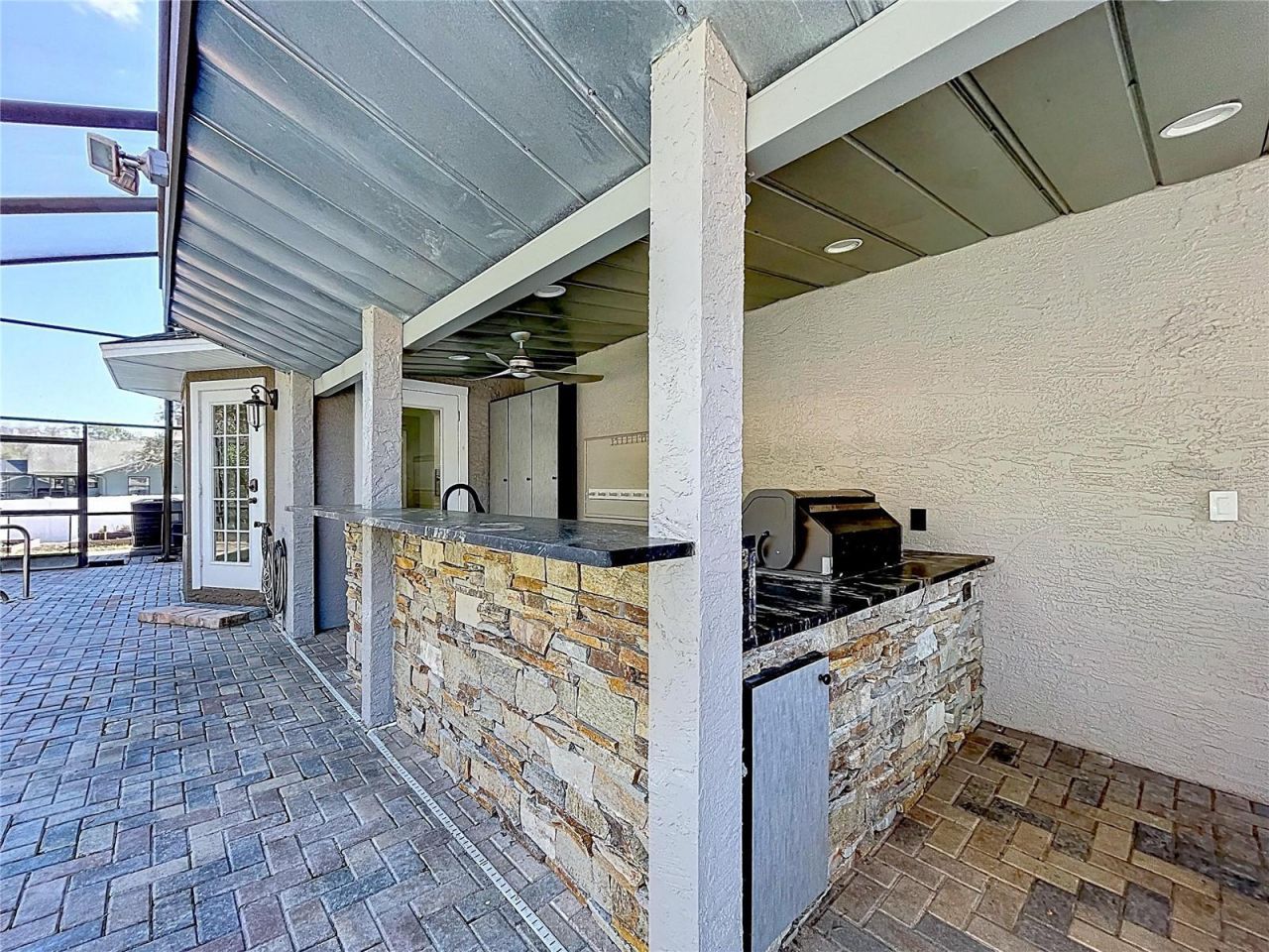 10655 Lakeview Drive, New Port Richey, FL 34654 Photo