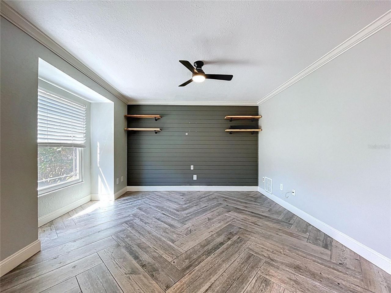 10655 Lakeview Drive, New Port Richey, FL 34654 Photo