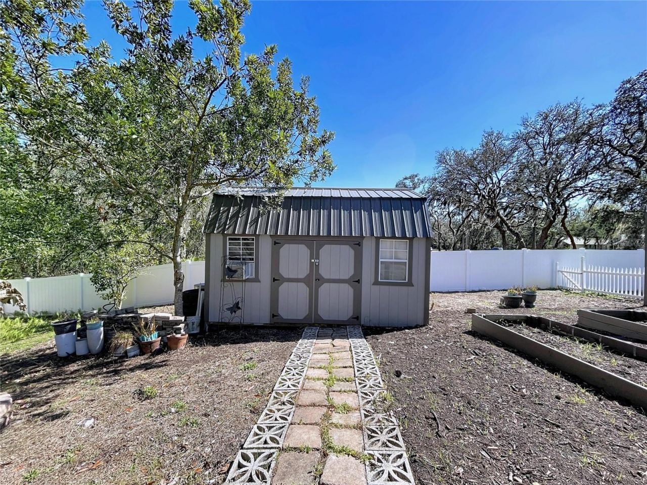 10655 Lakeview Drive, New Port Richey, FL 34654 Photo