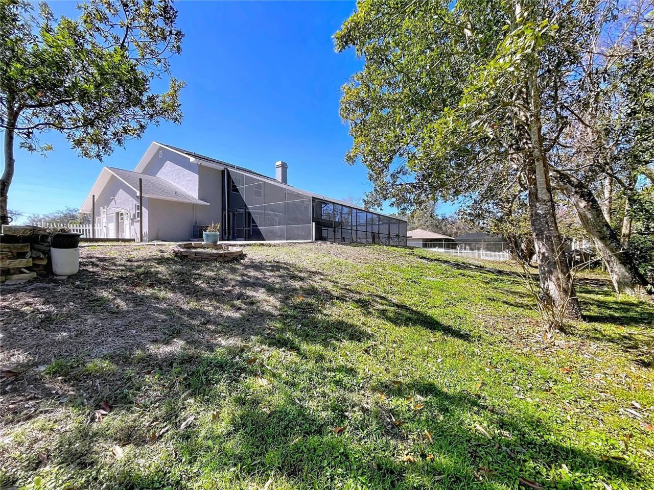 10655 Lakeview Drive, New Port Richey, FL 34654 Photo