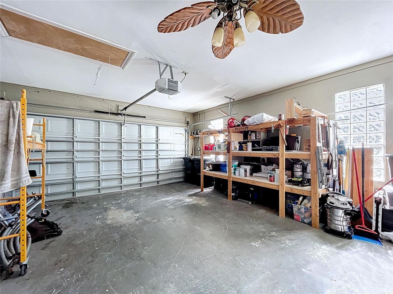 10655 Lakeview Drive, New Port Richey, FL 34654 Photo